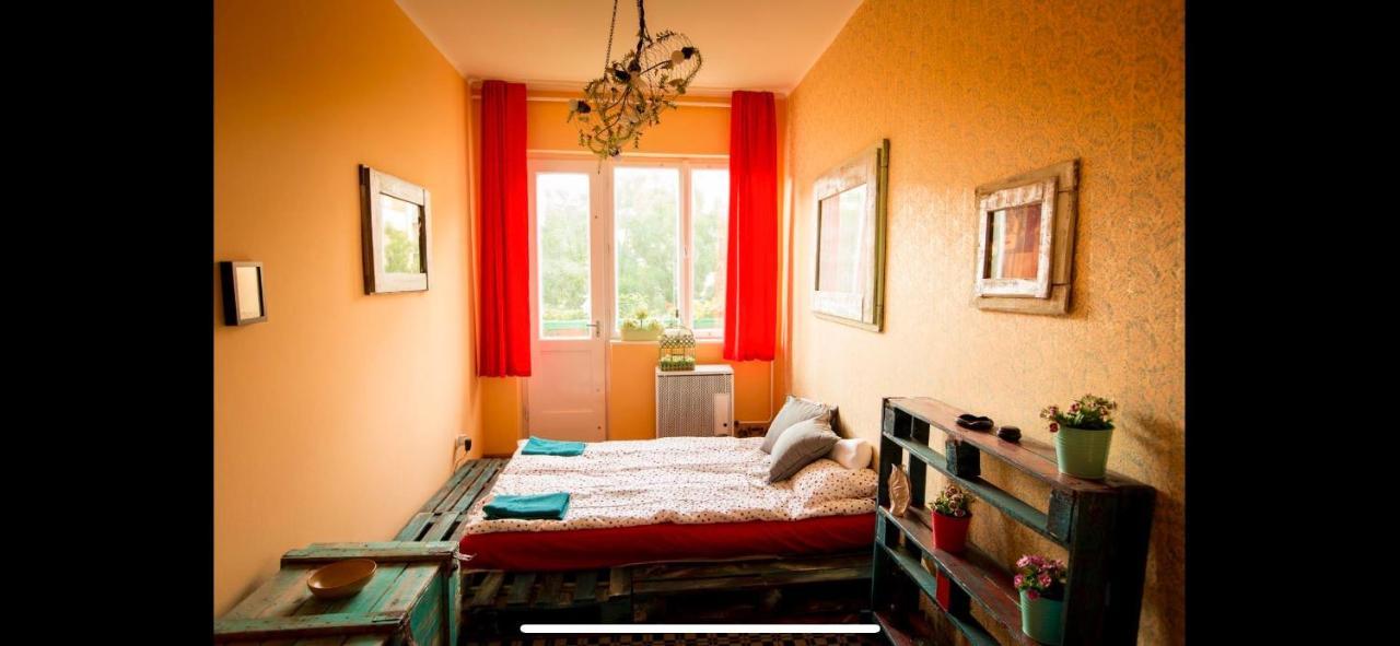 Cosy Art Flats In Central Budapest