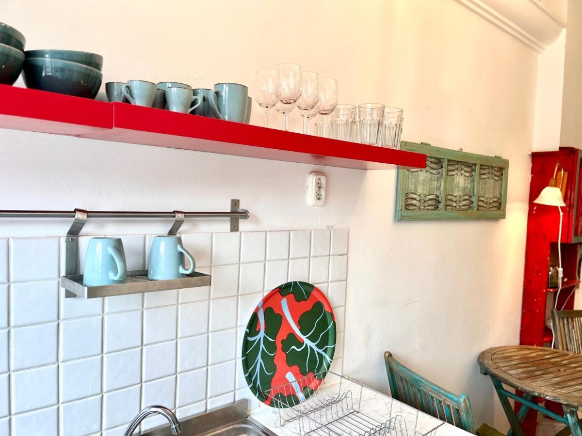 Cosy Art Flats In Central Apartment